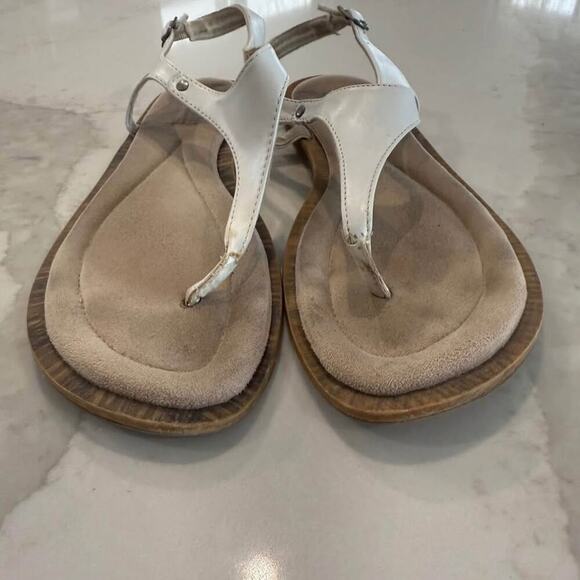 Cliffs By White Mountain Cushioned Slingback Thong Sandal Women’s Size 8M White - Picture 5 of 9